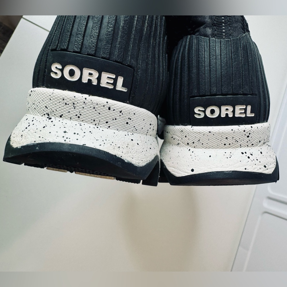 Sorel Kinetic Mesh Sneakers Black Embossed Zebra SZ 7.5 like new! - Picture 10 of 16